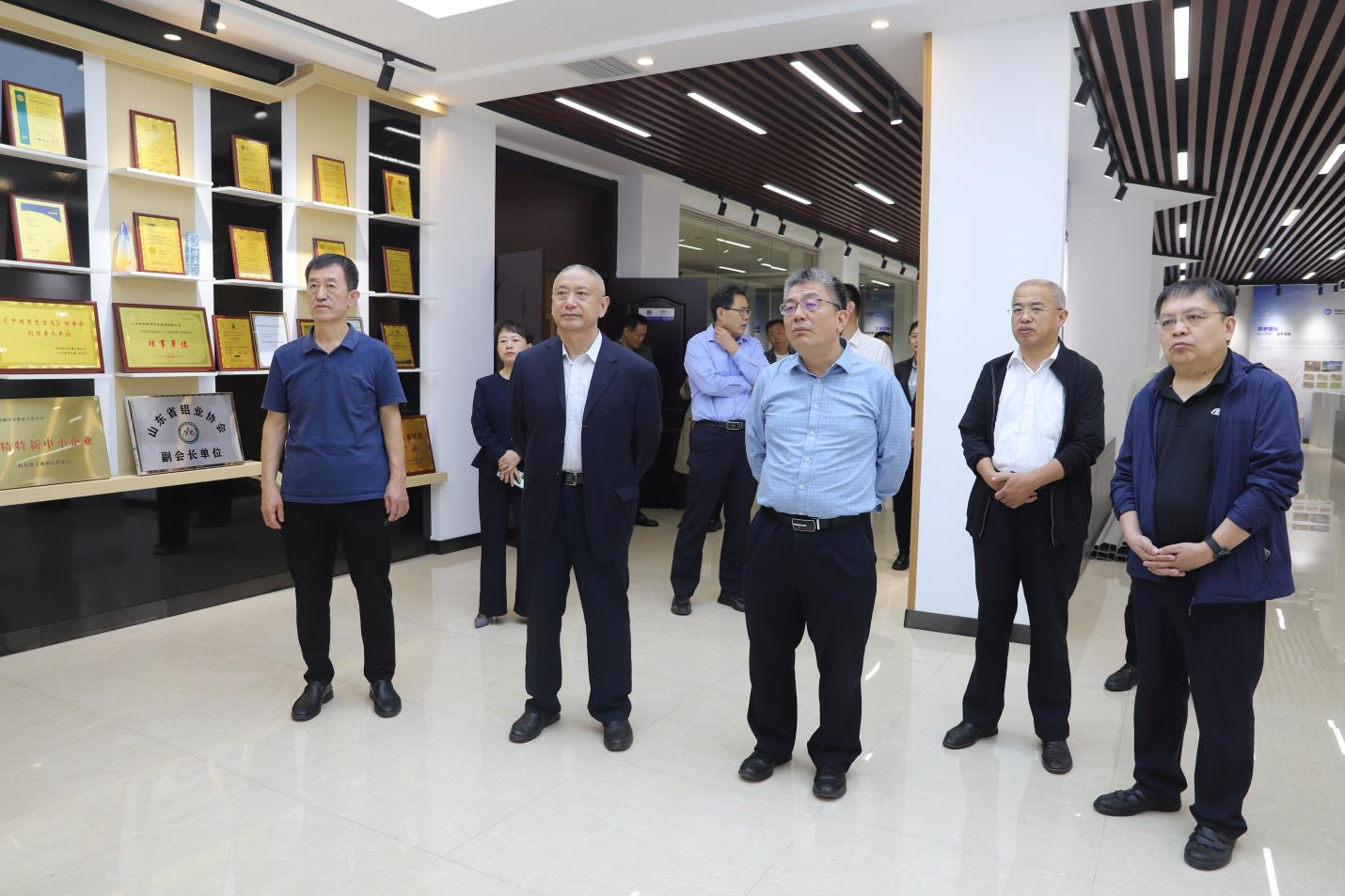 山東省市場監(jiān)管局二級(jí)巡視員、計(jì)量處處長趙風(fēng)勇一行來山東三星集團(tuán)調(diào)研