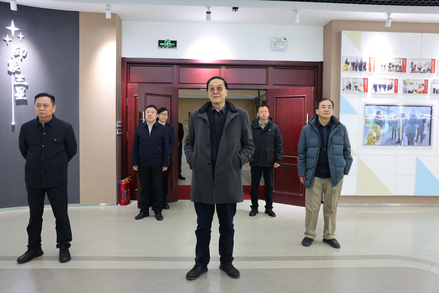 原衛(wèi)生部副部長(zhǎng)、中國保健協(xié)會(huì)榮譽(yù)理事長(zhǎng)張鳳樓一行來山東三星集團(tuán)調(diào)研指導(dǎo)